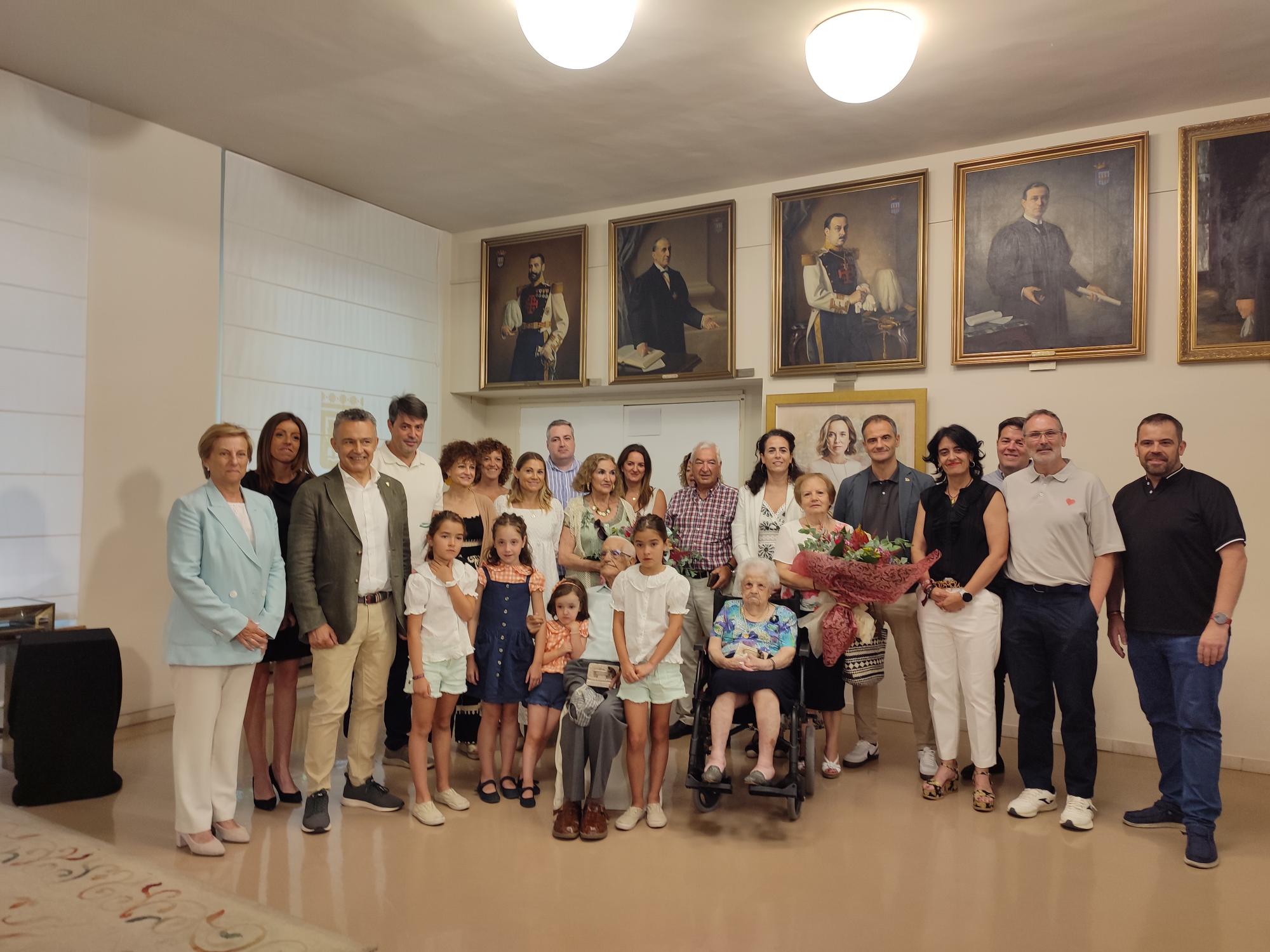 Imagen El Ayuntamiento celebra el Día de los Abuelos con un homenaje a Marcelina López Poza y a Gregorio Pacheco Pacheco, por segundo año los ‘abuelos de Logroño’